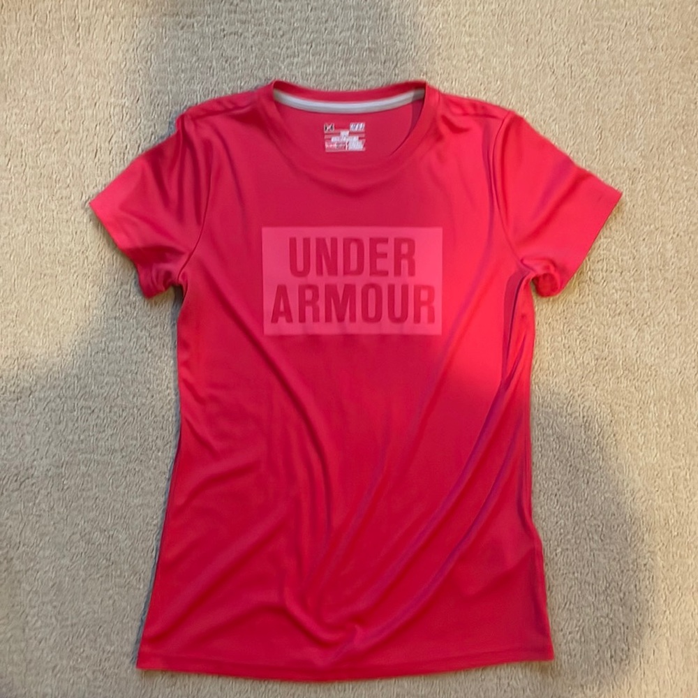 Under Armour pink T-shirt. NWOT.